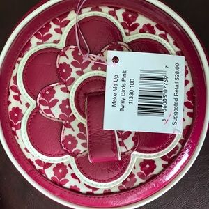 Vera Bradley make me up